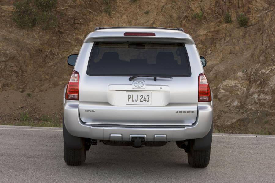  Toyota 4Runner 2006 года  (фото 42 из 50)
